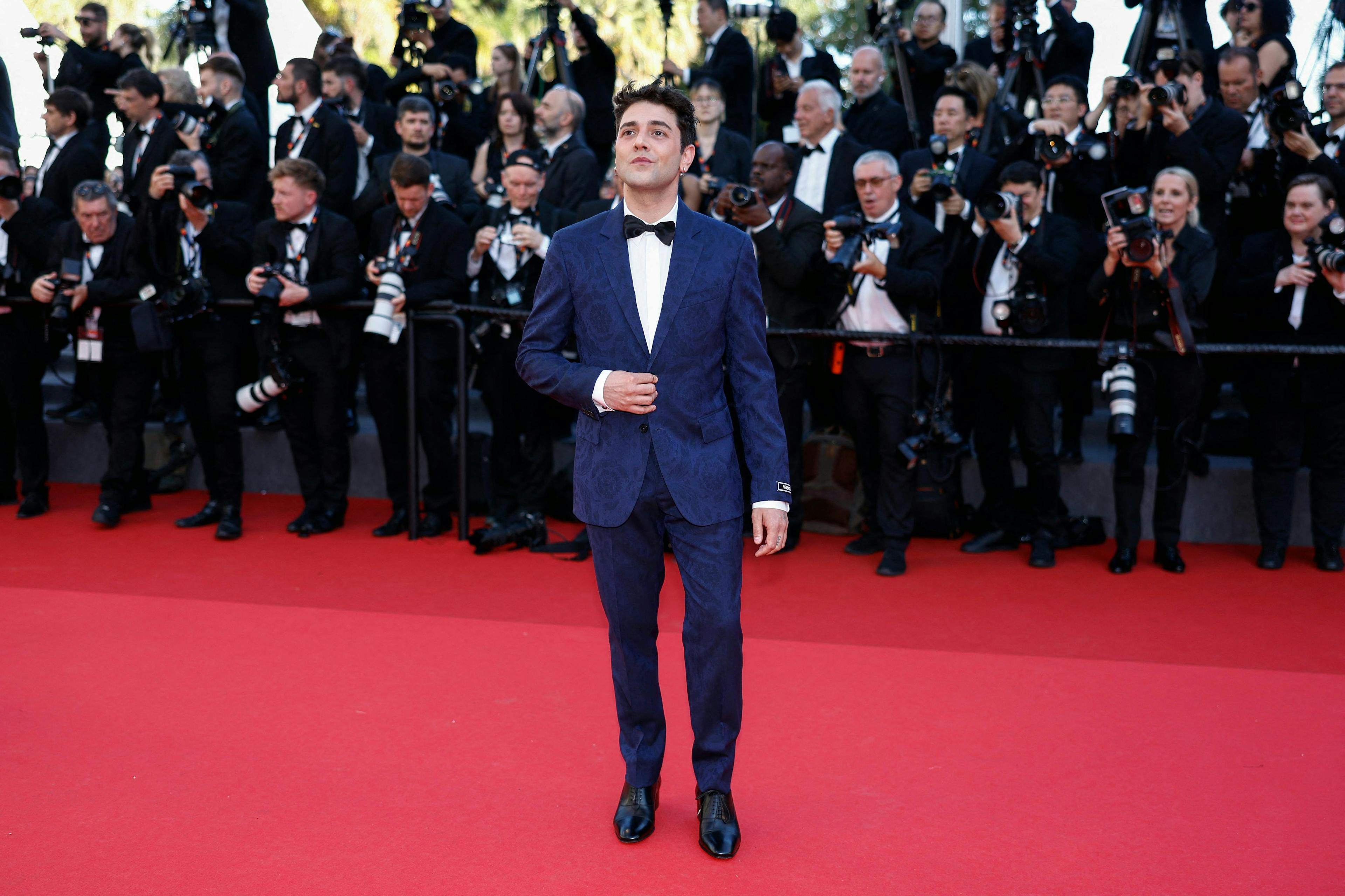 film industry celebrities film festival arts culture and entertainment international cannes film festival horizontal celebrity full length film cannes adult male man person camera electronics clothing coat glasses fashion