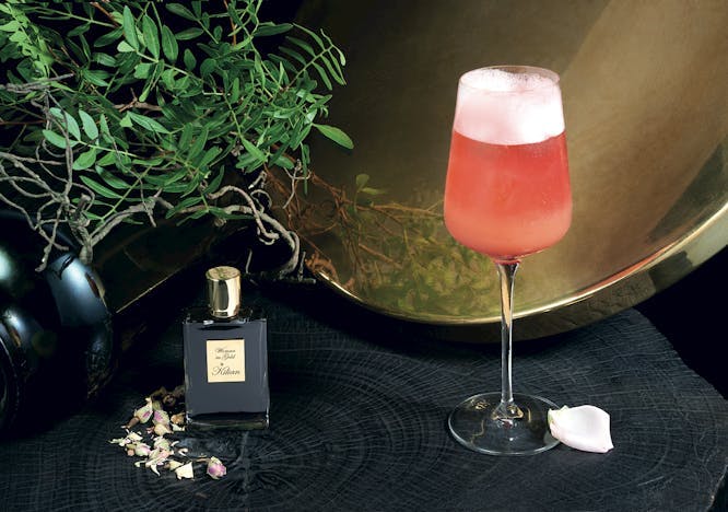 glass goblet cocktail beverage alcohol drink