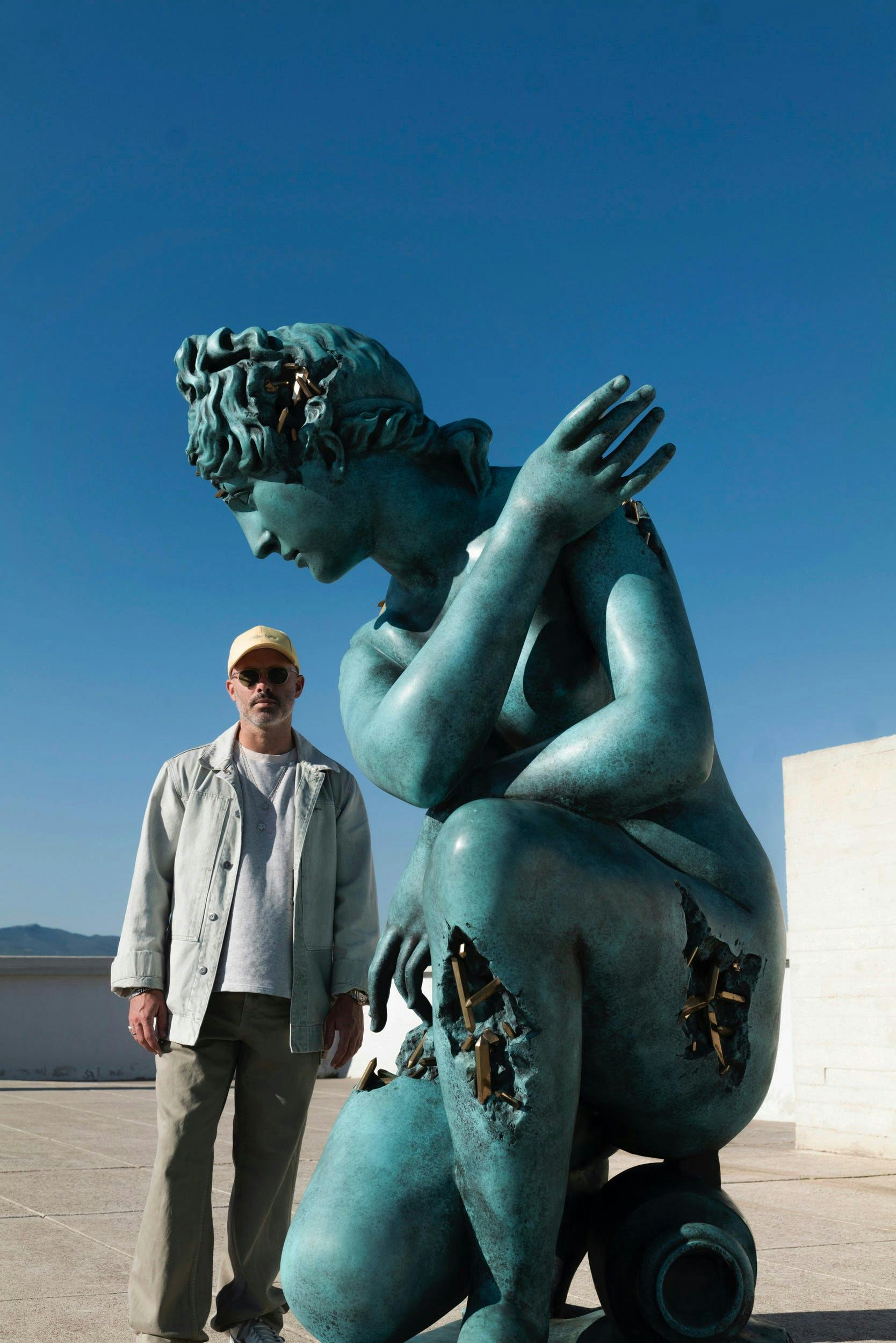 person human statue sculpture art monument