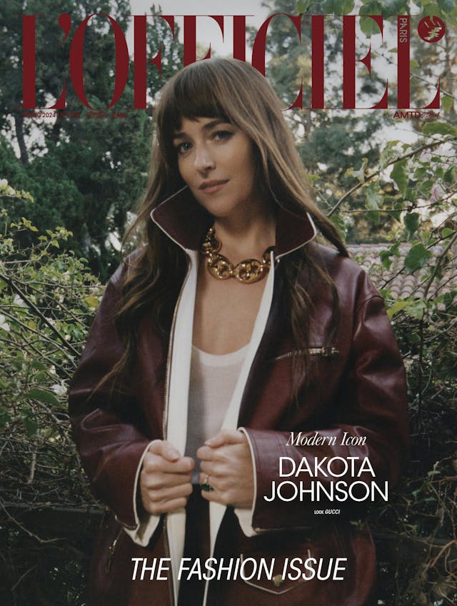 L'Officiel Paris - Issue 1063 - Dakota Johnson Cover